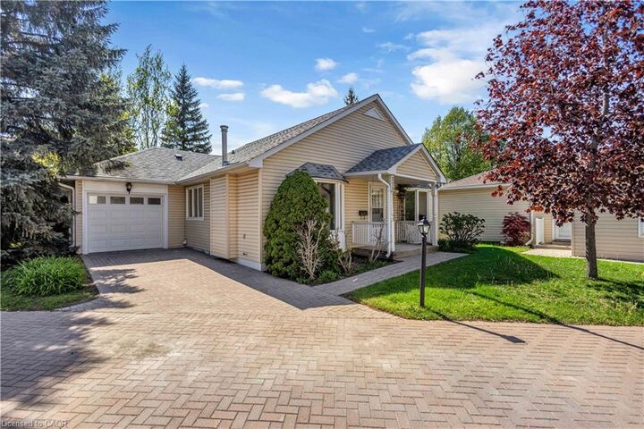 Property Photo:  375 Silverbirch Boulevard  ON L0R 1W0 