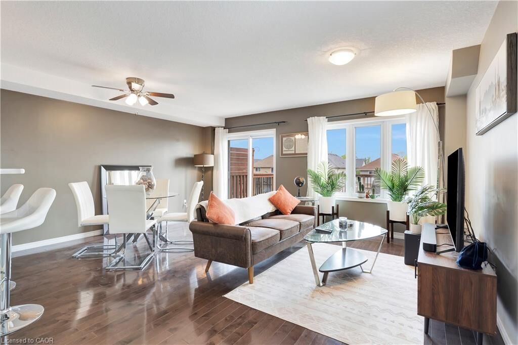 Property Photo:  935 Zeller Crescent  ON N2A 0C7 