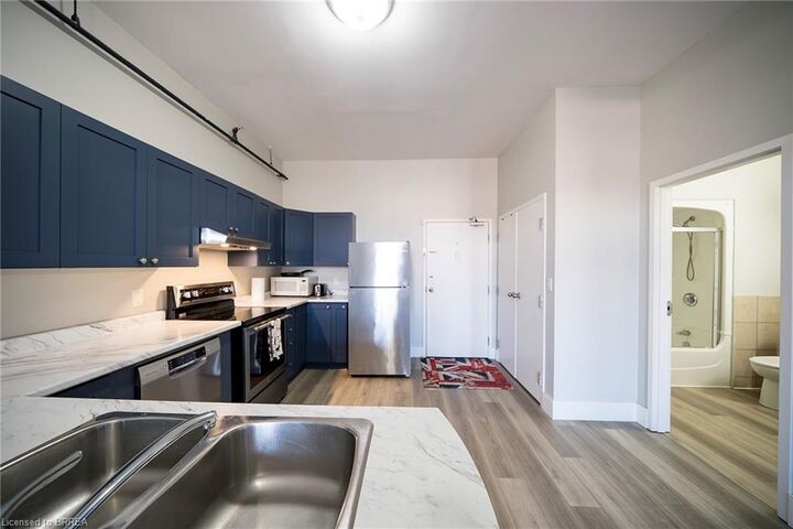 Property Photo:  150 Colborne Street 407  ON N3R 7J4 