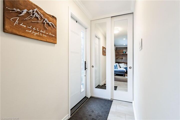 Property Photo:  72 Athenia Drive  ON L8J 1S8 