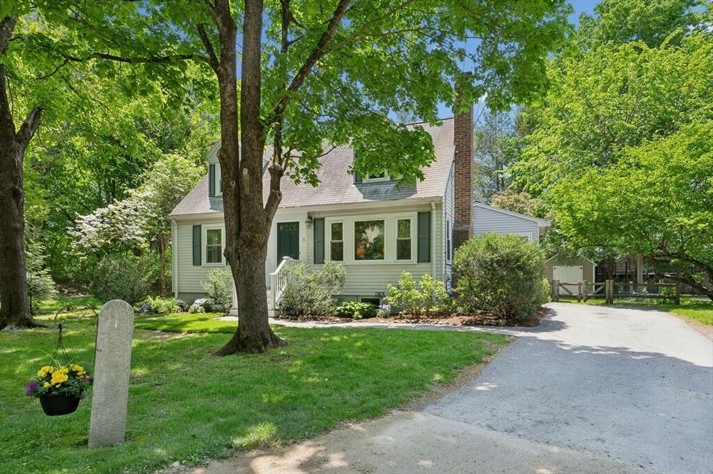 Property Photo: 8 Grant Place MA 02420