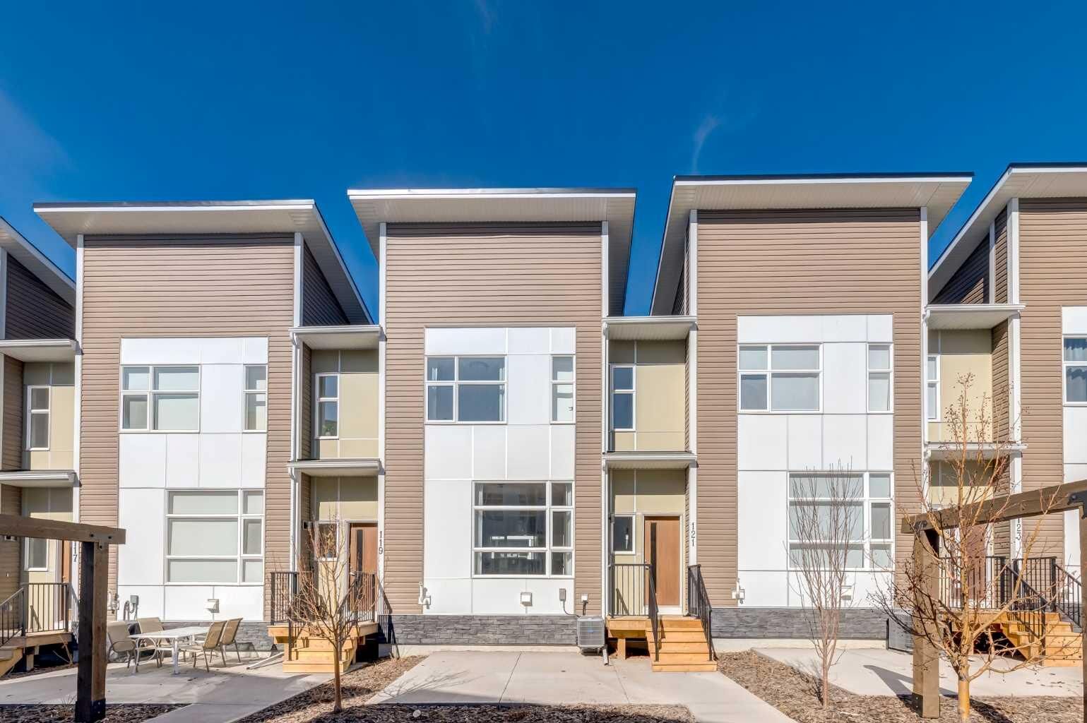 Property Photo:  121 Walden Lane SE  AB T2X 2A7 