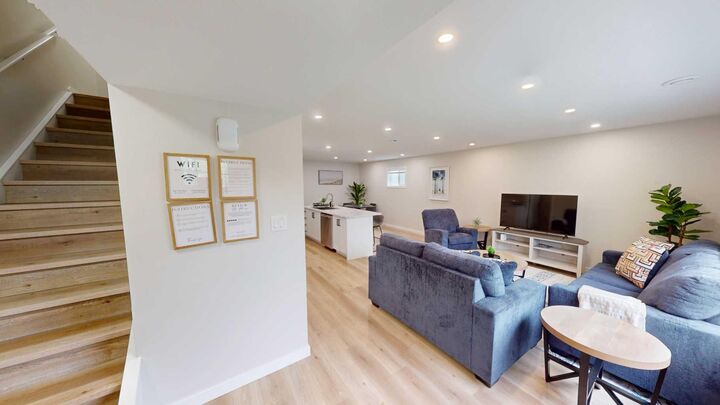 Property Photo:  10021 105 Avenue C  AB T8V 1H2 