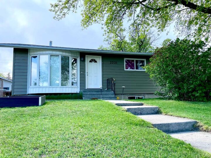 2231 39 Street SE — photo 1
