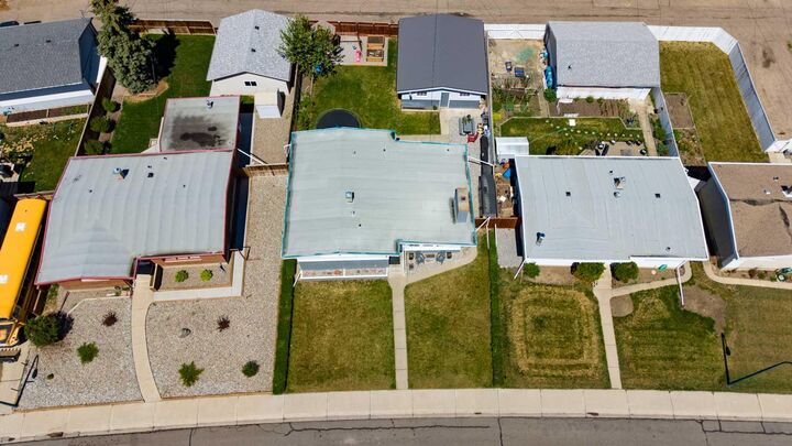 Property Photo:  2705 22 Avenue S  AB T1K 1J8 