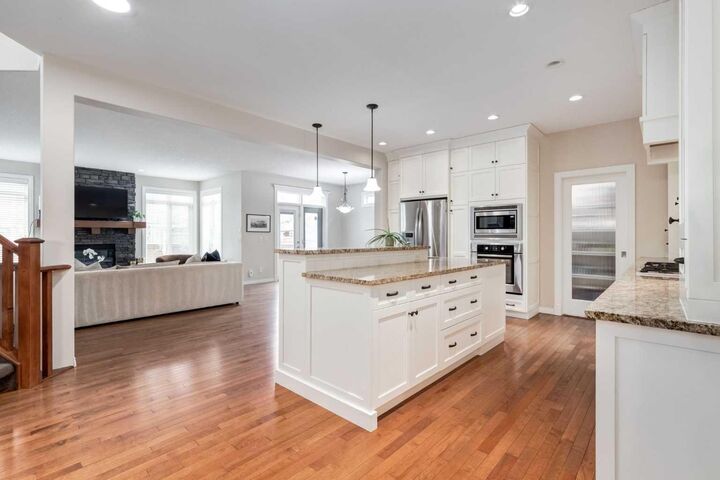 Property Photo:  280 Tuscany Estates Rise NW  AB T3L 0C5 