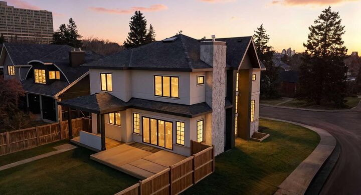 Property Photo: 703 35 Street NW AB T2N 2Z6