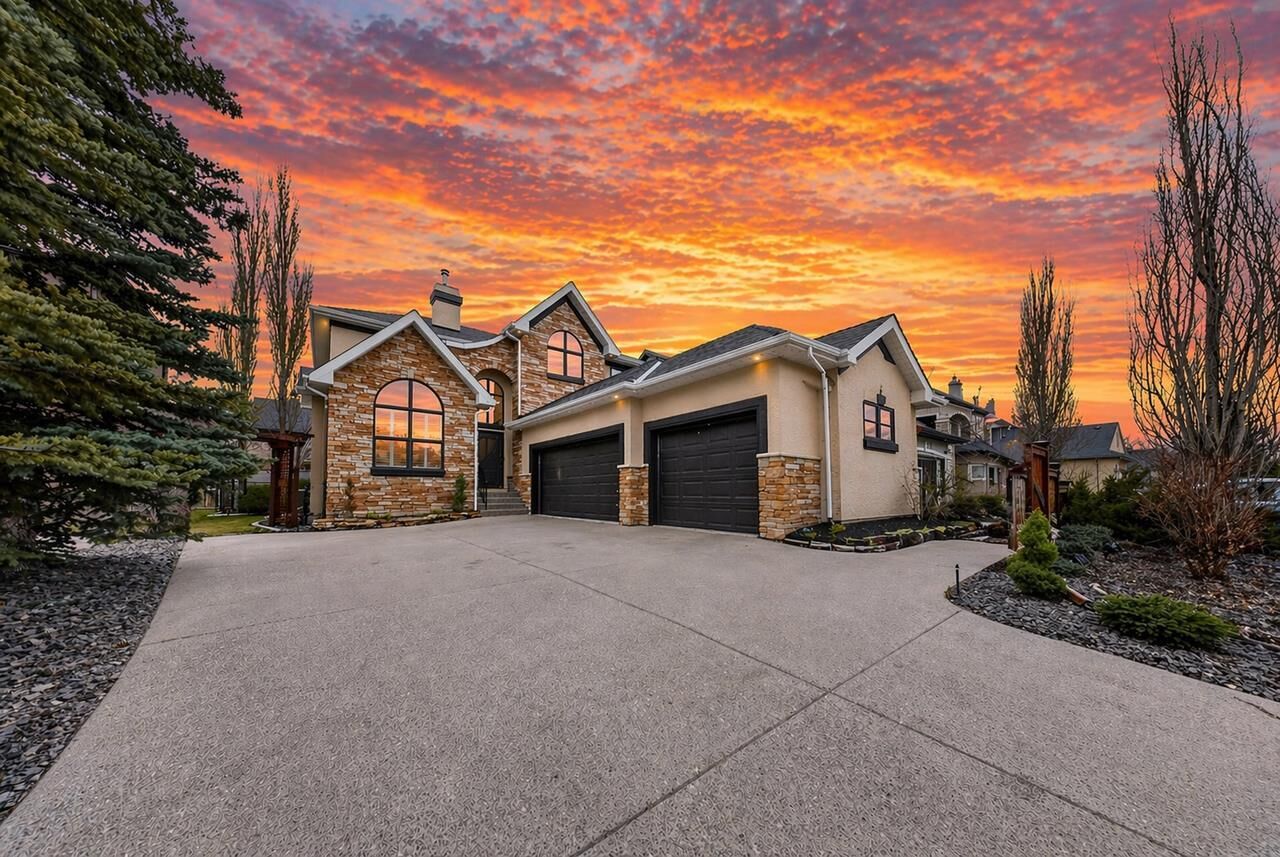 Property Photo:  2621 Evercreek Bluffs Way SW  AB T2Y 4P5 