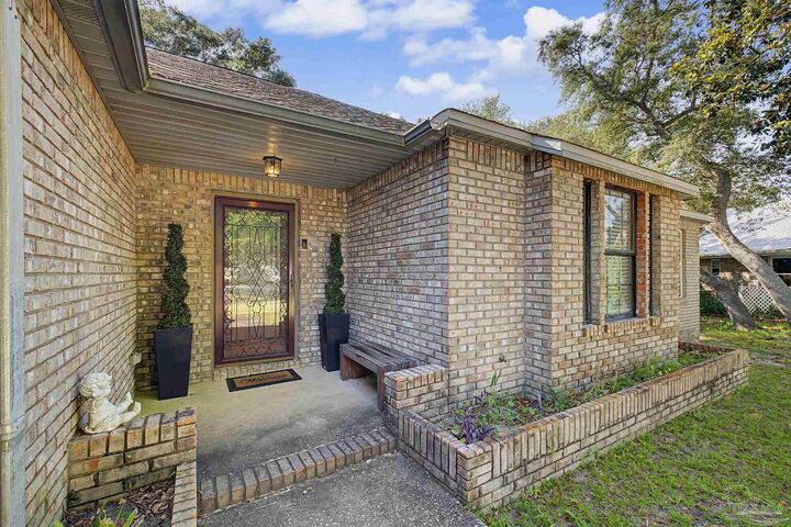 Property Photo:  2841 Winners Cir Dr  FL 32566 