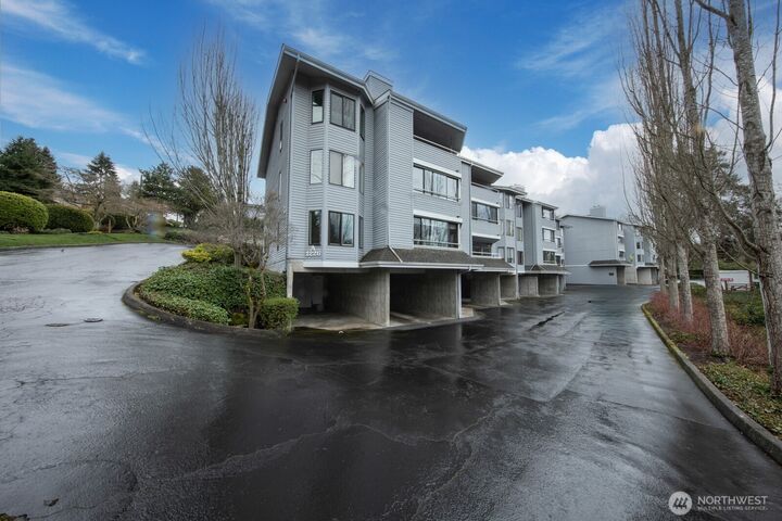Property Photo:  1226  6th Avenue S A102  WA 98020 