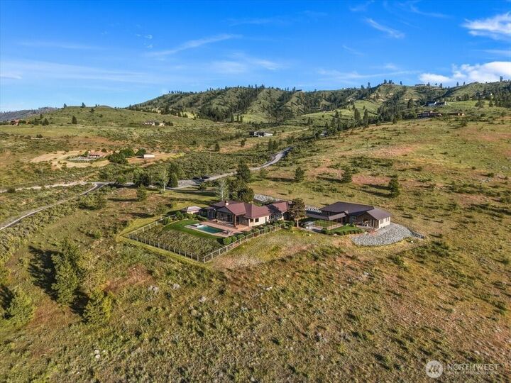 Property Photo:  825  Hawks Meadow Road  WA 98816 