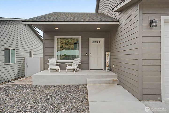 Property Photo: 116 George Loop WA 98850