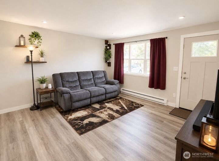 Property Photo:  1014  3rd Avenue  WA 98844 