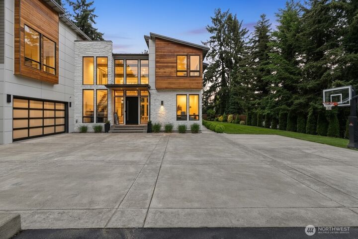 Property Photo:  9824  Fruitland Avenue E  WA 98373 