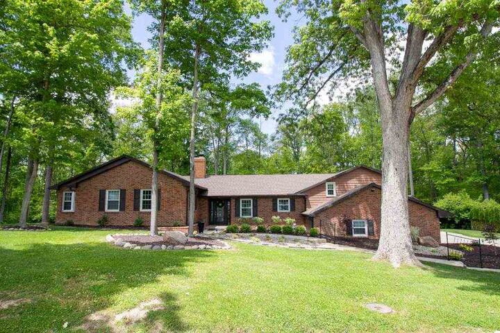 Property Photo: 3010 Parkwood Dr IN 47374