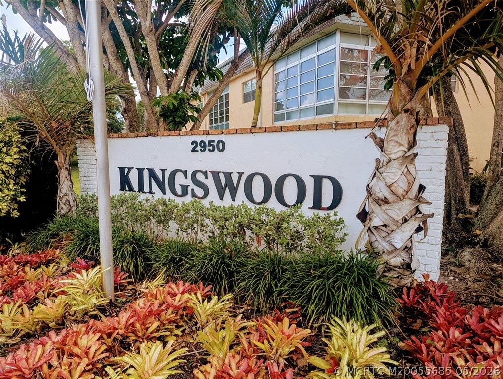 Property Photo:  2950 SE Ocean Boulevard 5-6  FL 34996 
