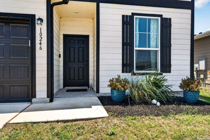 Property Photo:  10246 Crossbuck  TX 78109 