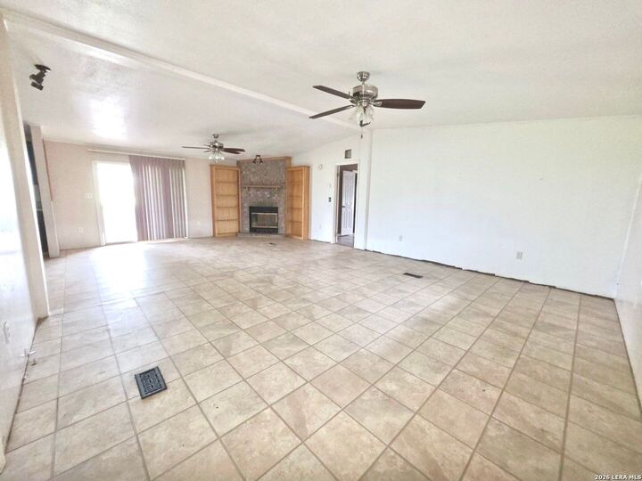 Property Photo:  635 E Ditto Rd  TX 78065 