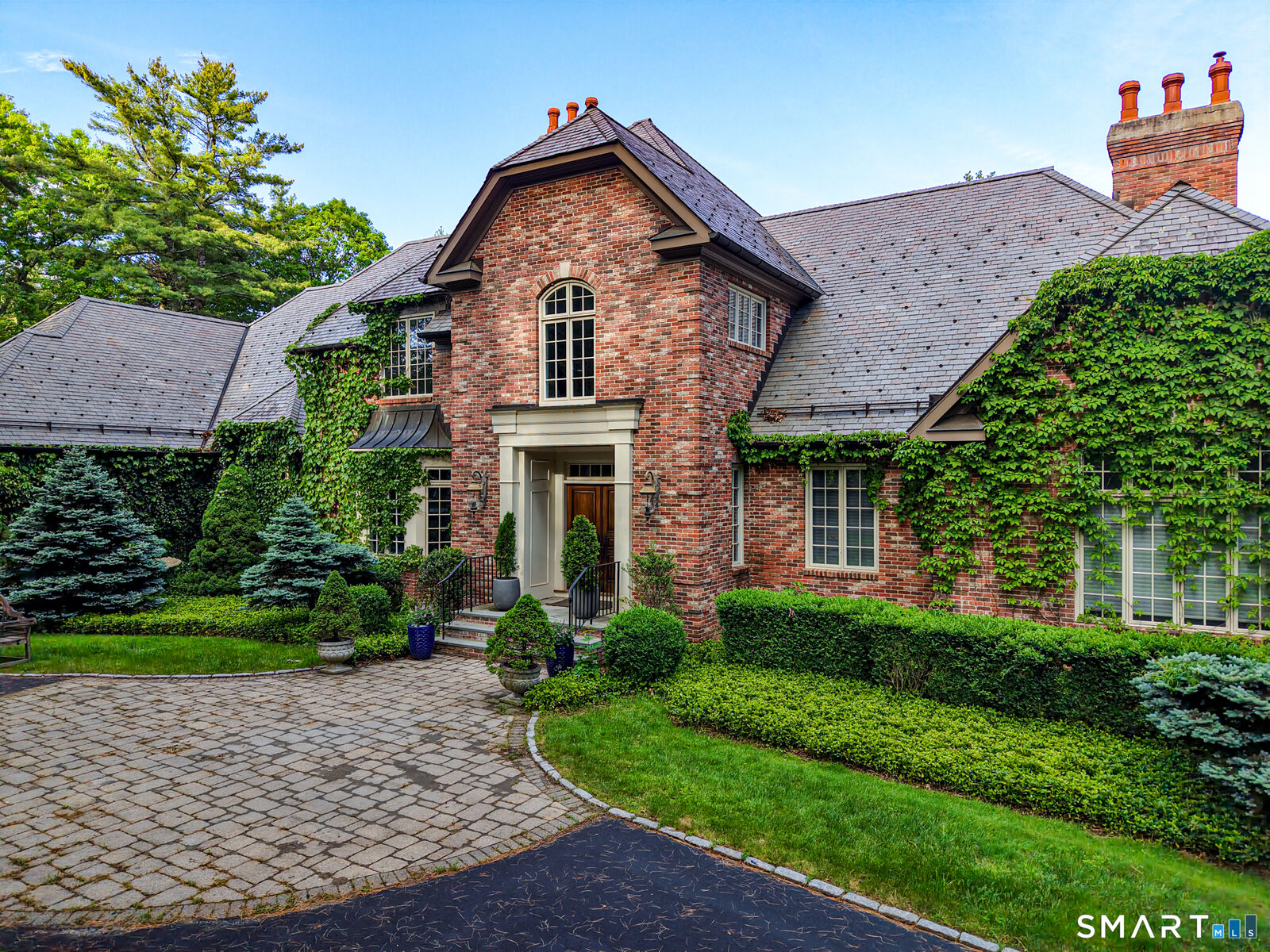 Property Photo: 14 Robkins Road CT 06001