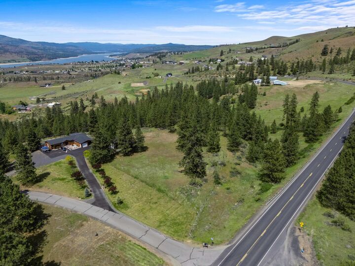 Property Photo:  30485 River Bend Ln E  WA 99122 