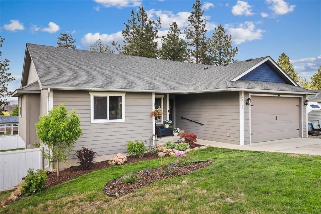 Property Photo:  10918 S Pinecroft Rd  WA 99022 