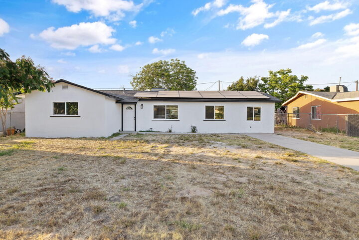 Property Photo: 8728 E Khan Street CA 93662
