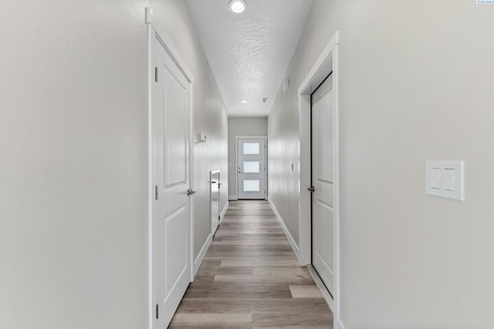 Property Photo:  206 N Dewberry Pl  WA 99336 