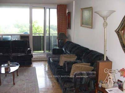 Property Photo:  15 London Green Court 808  ON M3N 1K4 