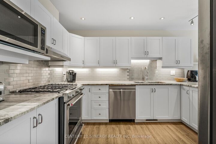 Property Photo:  32 Innesbrook Court 16  ON K2S 1C7 