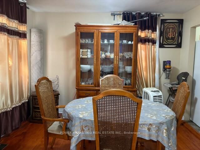 Property Photo:  803 Merivale Road  ON K1Z 5Z5 