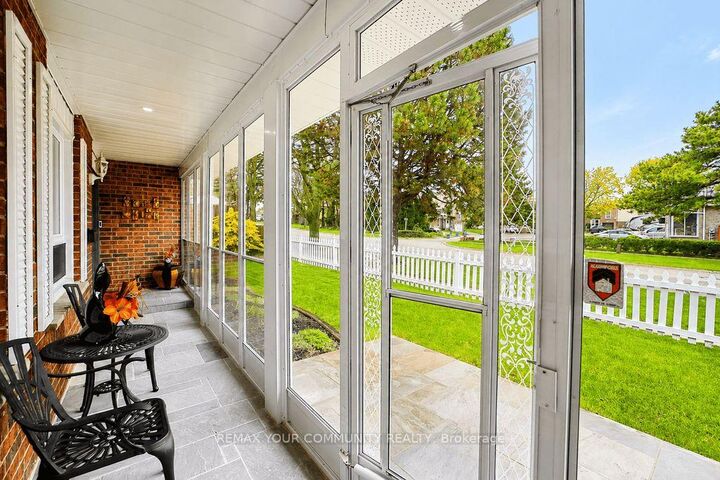 Property Photo: 103 Muir Crescent ON L3S 3G5