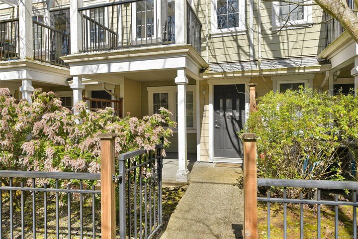 Property Photo: 820 Brock Ave 103 BC V9B 0B8