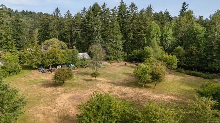 Property Photo:  485 Beaver Lake Rd  BC V9E 2J7 