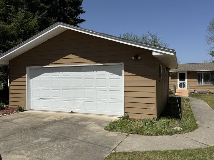 Property Photo:  5510 Chestnut Drive  MI 49721 