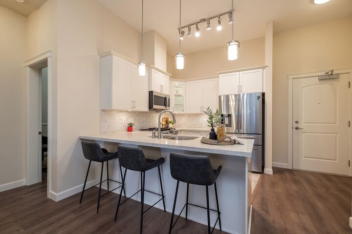 20325 85 Avenue 609 — photo 1