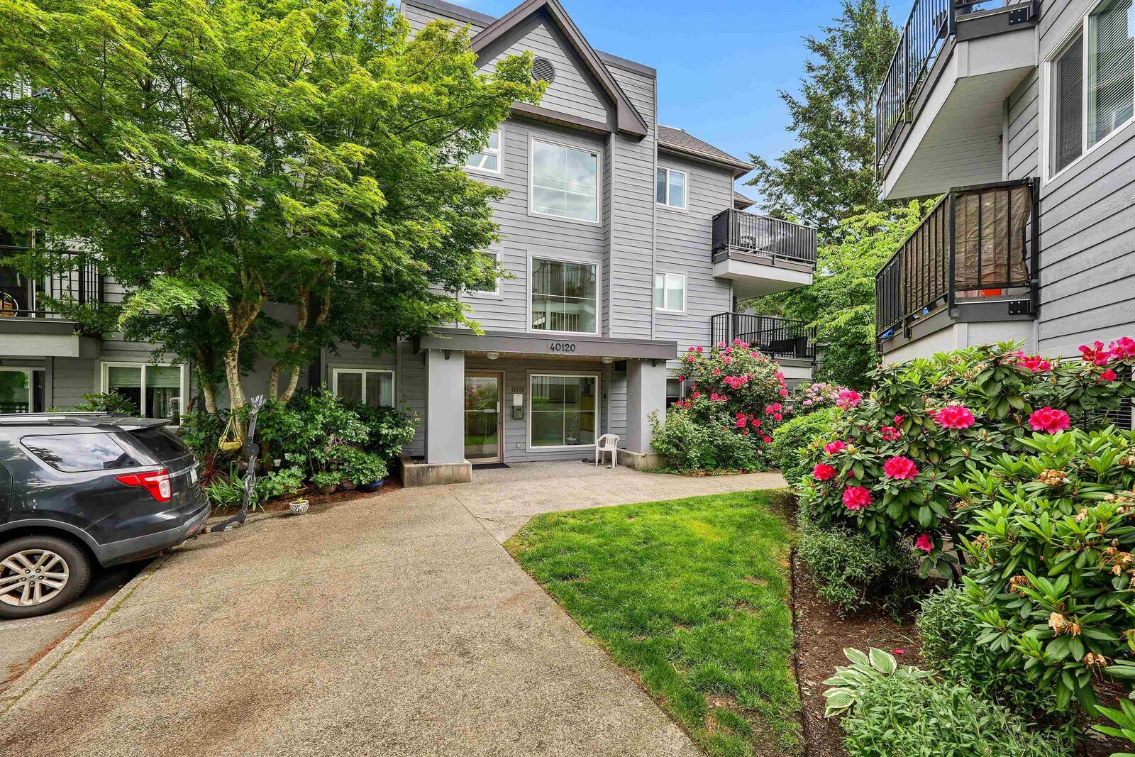 Property Photo: 40120 Willow Crescent 201B BC V8B 0L7