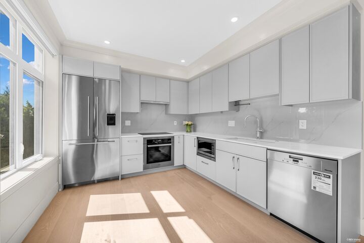 Property Photo: 7711 Granville Street BC V6P 4Y9