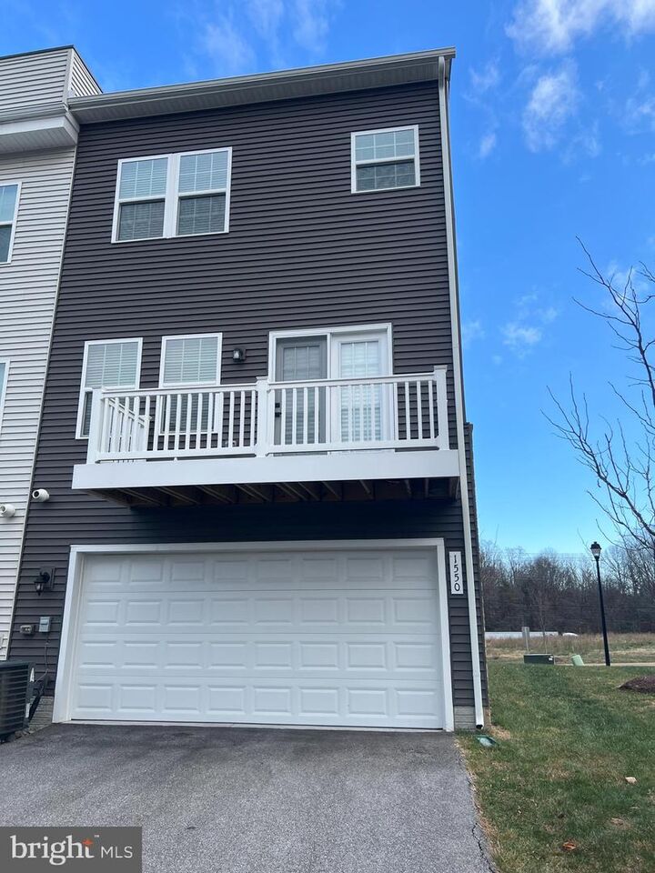 Property Photo: 1550 Adamson Way MD 20716