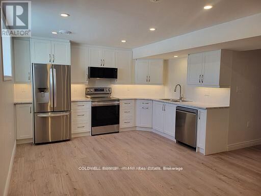 Property Photo:  5 Mavety Court  ON K8N 0M2 