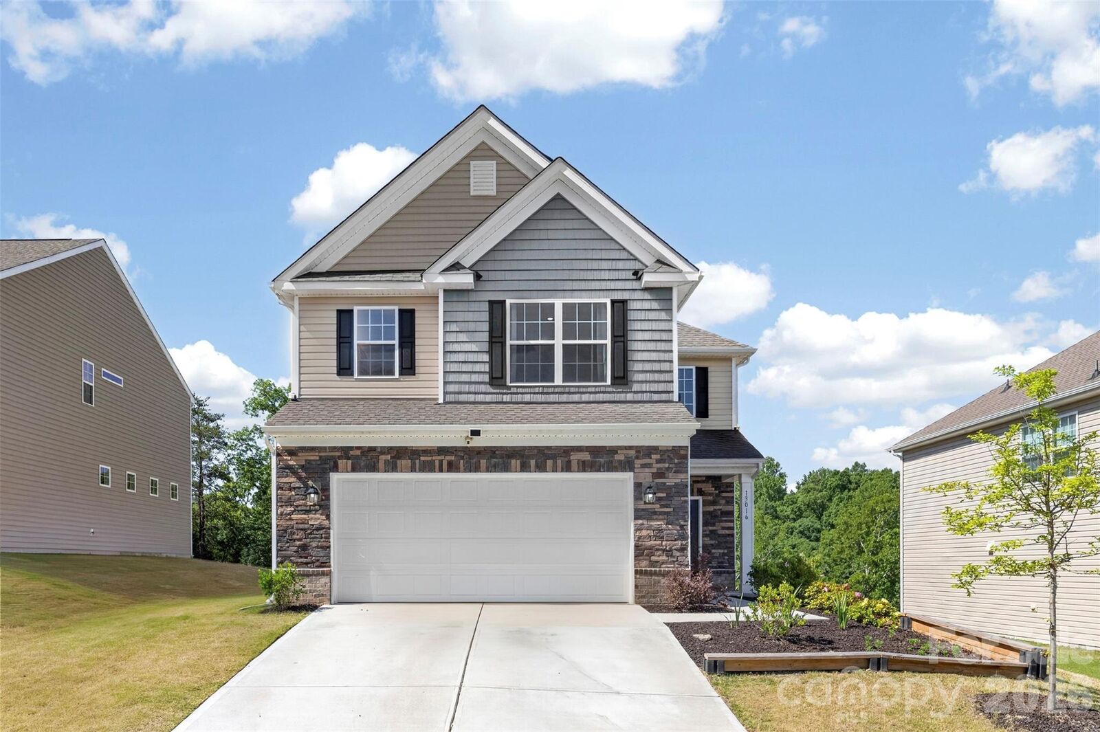 Property Photo:  13016 Lannister Drive  NC 28278 