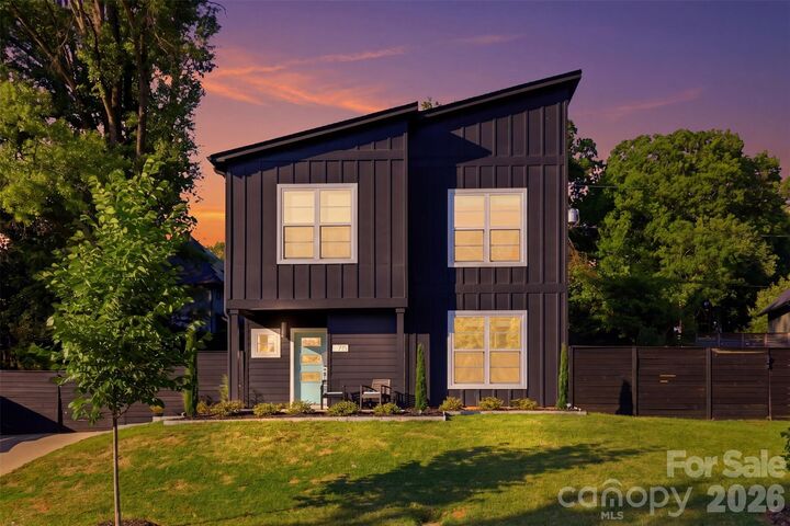 Property Photo: 715 E 28th Street NC 28205
