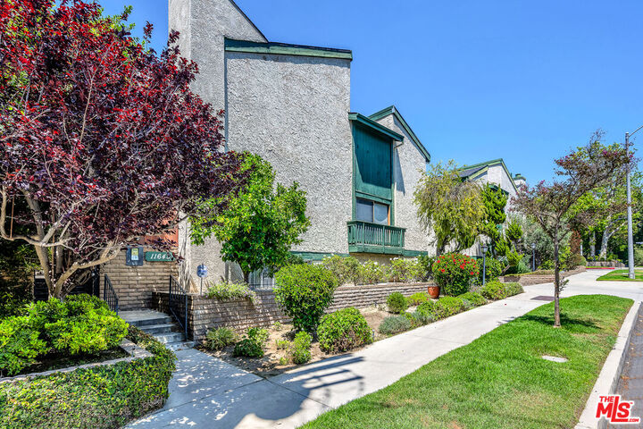 Property Photo: 11645 Acama St CA 91604