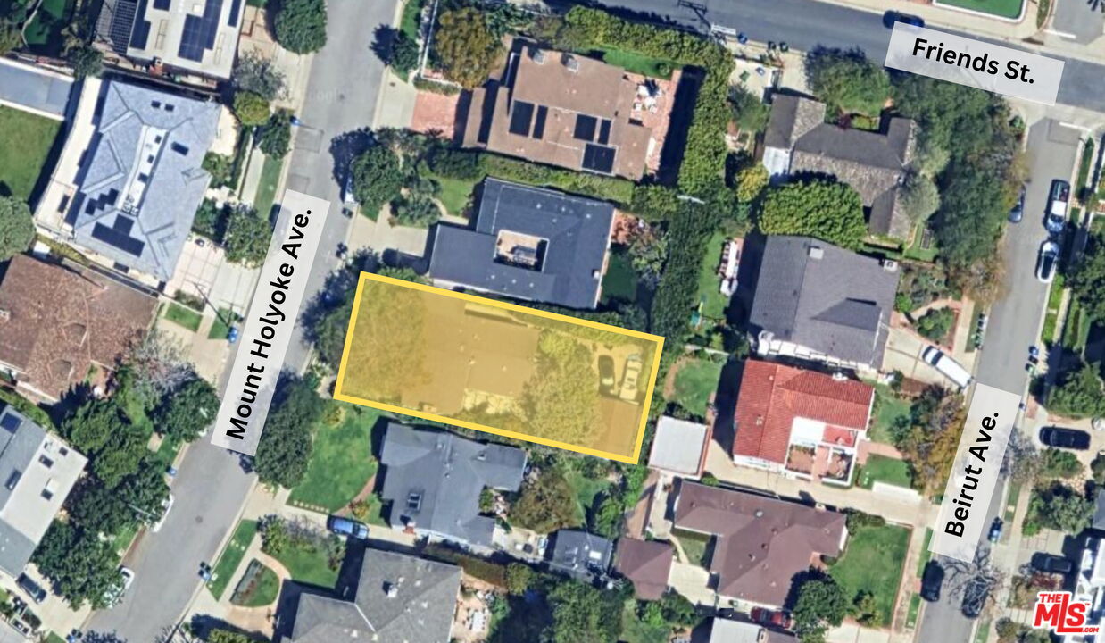 Property Photo: 350 N Mount Holyoke Ave CA 90272