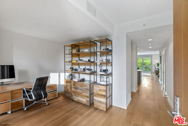 Property Photo:  1705 Ocean Ave  CA 90401 
