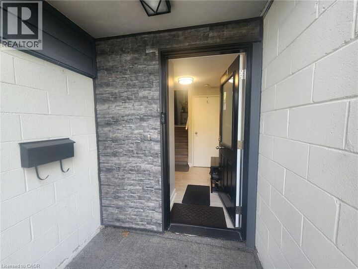 Property Photo:  135 Chalmers Street South 72  ON N1R 6M2 