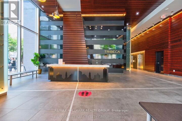 Property Photo: 179 Metcalfe Street 2104 ON K2P 1P7
