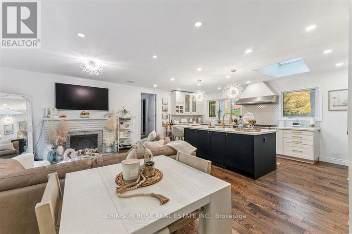 Property Photo:  89 Holyrood Avenue  ON L6K 2V4 