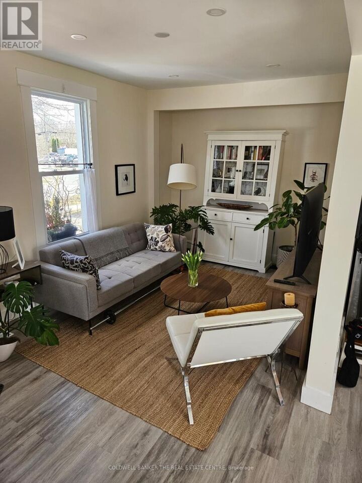 Property Photo: 61 Brock Street East B ON L9P 1K2