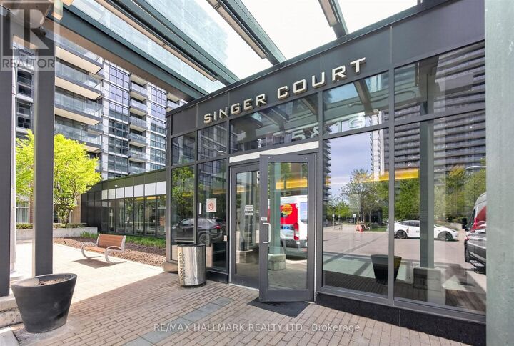 Property Photo:  19 Singer Court Ph16  ON M2K 0B2 