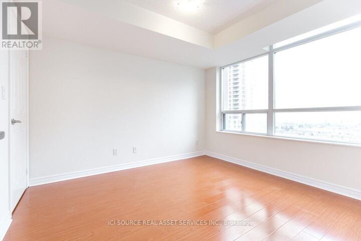 Property Photo:  310 Burnhamthorpe Road West 1207  ON L5B 4P9 